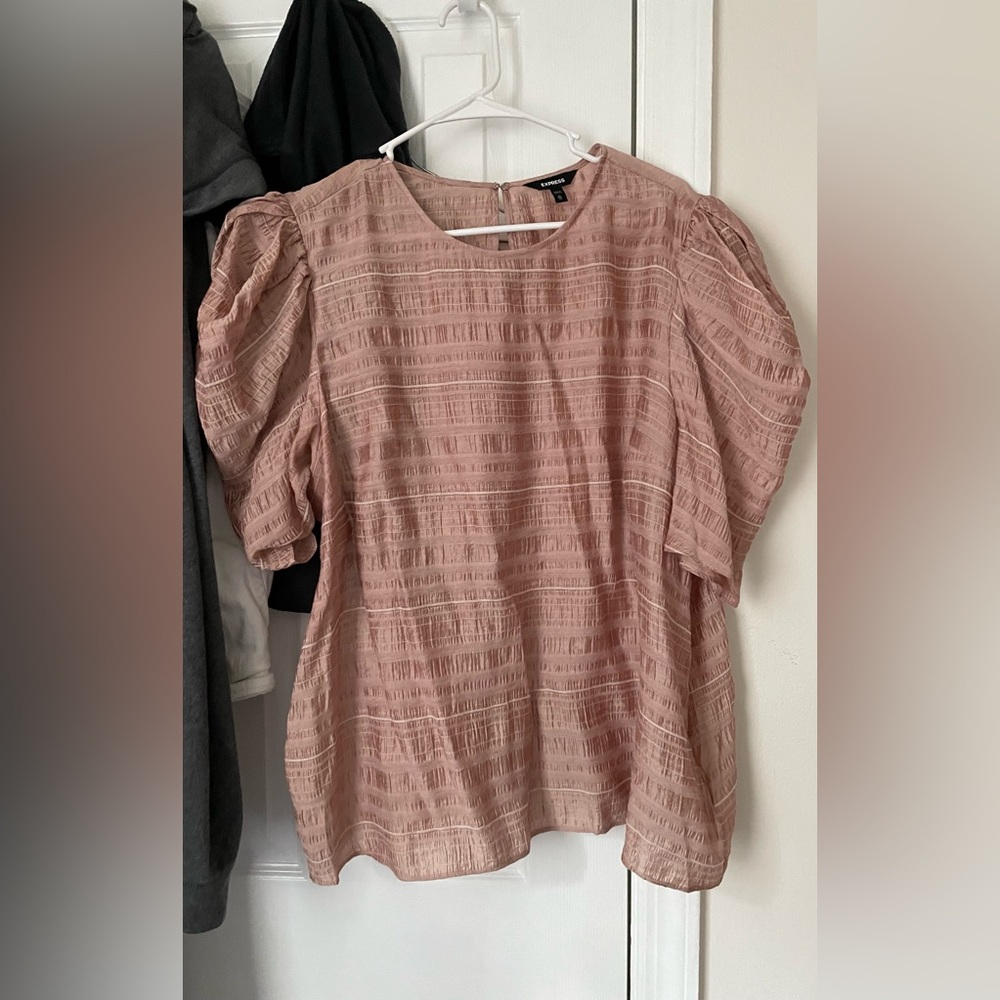 Light weight pink puff sleeve shirt size XL from express